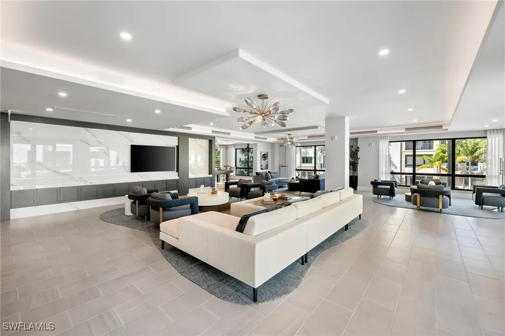 1130 3rd Avenue S Naples FL 34102