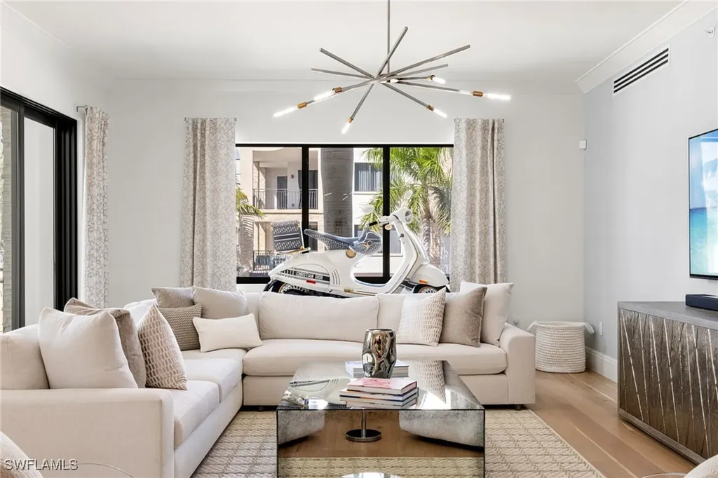 1130 3rd Avenue S Naples FL 34102