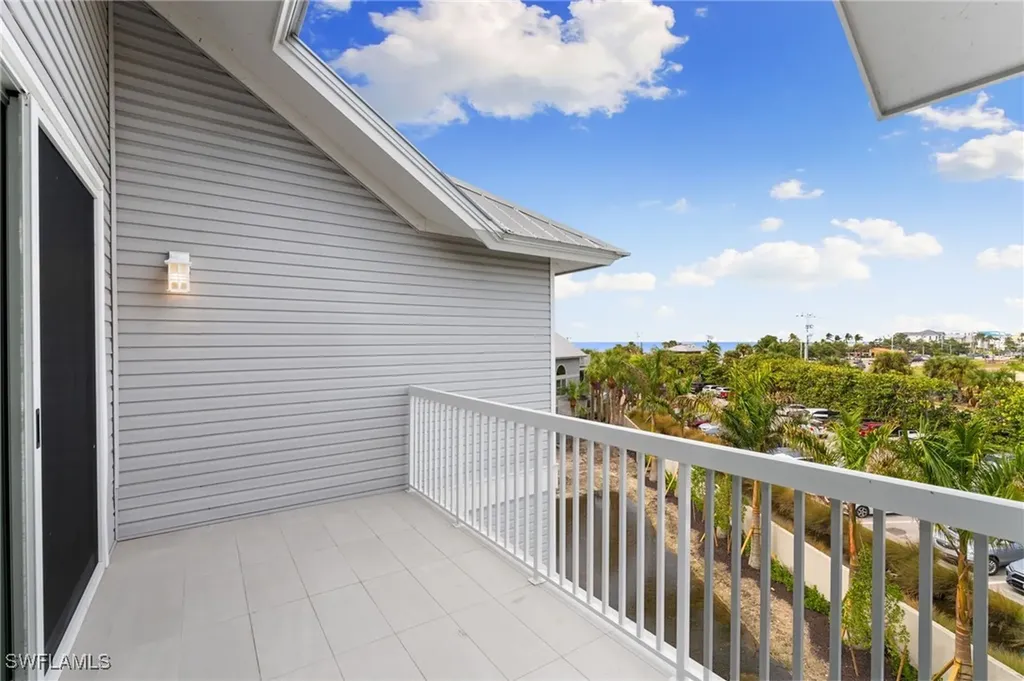 121 Barefoot Circle Bonita Springs FL 34134