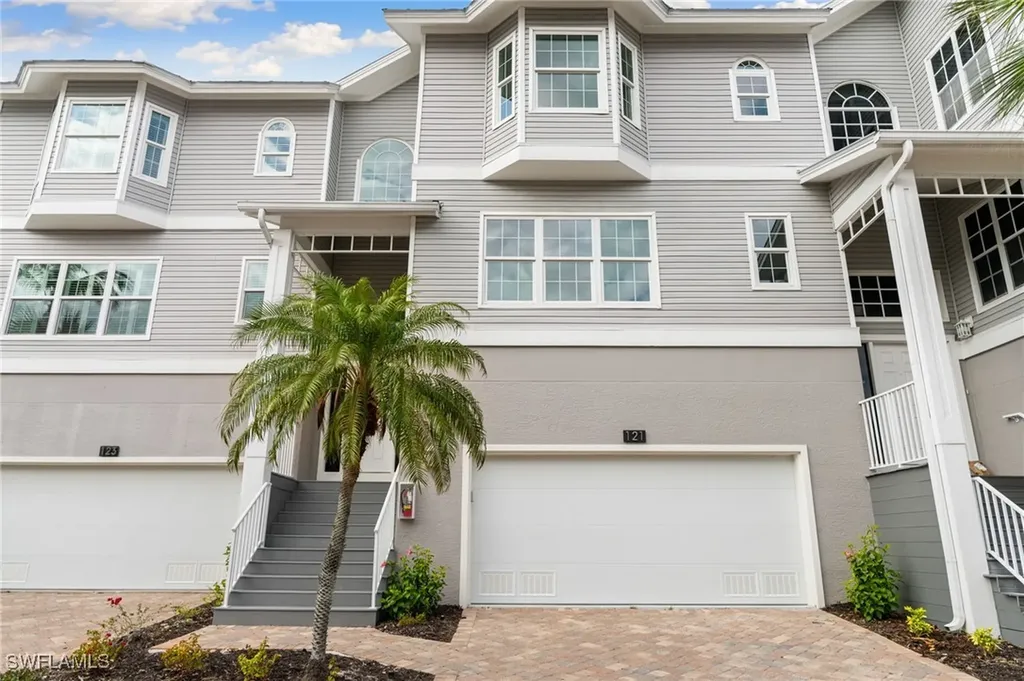 121 Barefoot Circle Bonita Springs FL 34134