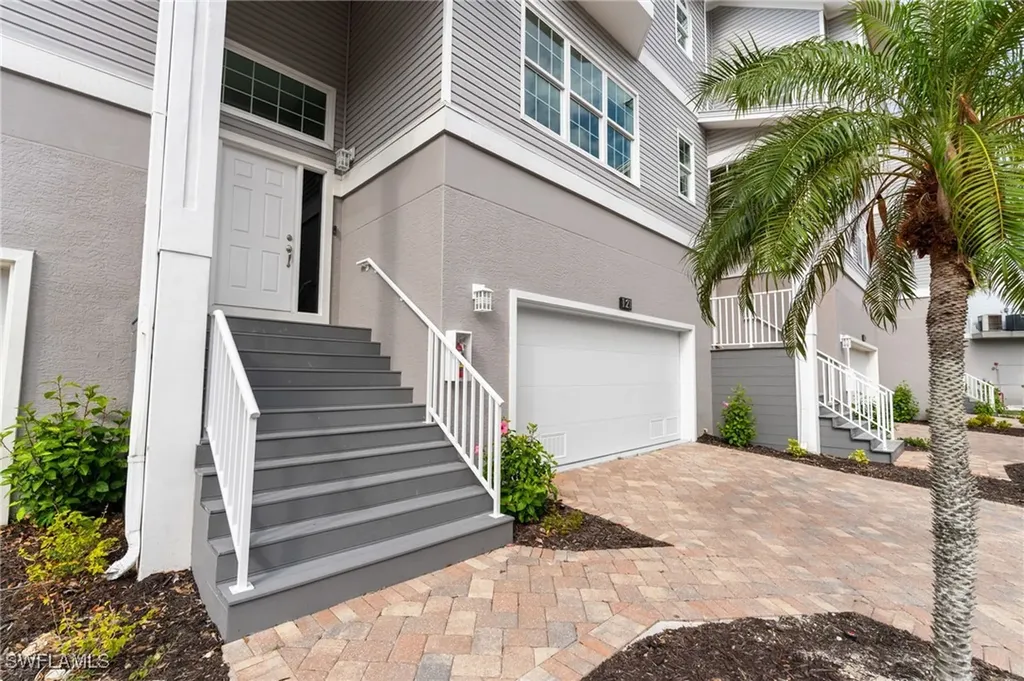 121 Barefoot Circle Bonita Springs FL 34134