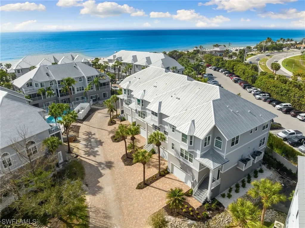 121 Barefoot Circle Bonita Springs FL 34134