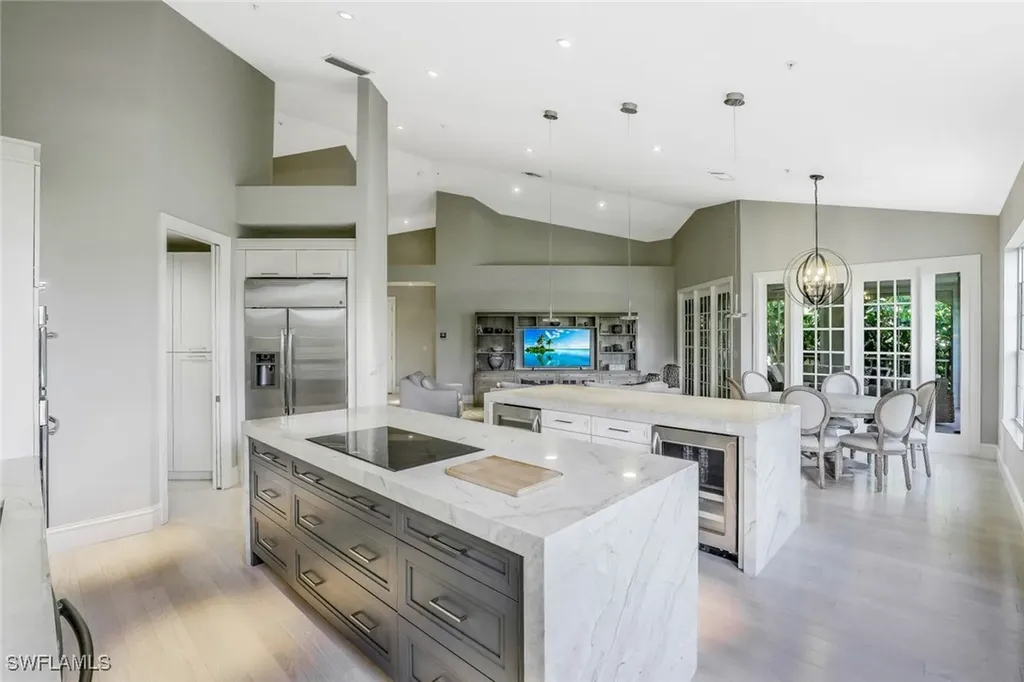 107 Colonade Circle Naples FL 34103