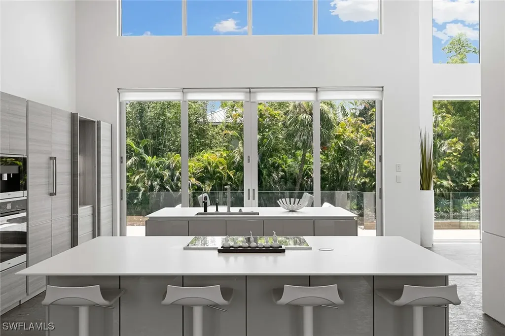 2211 South Winds Drive Naples FL 34102