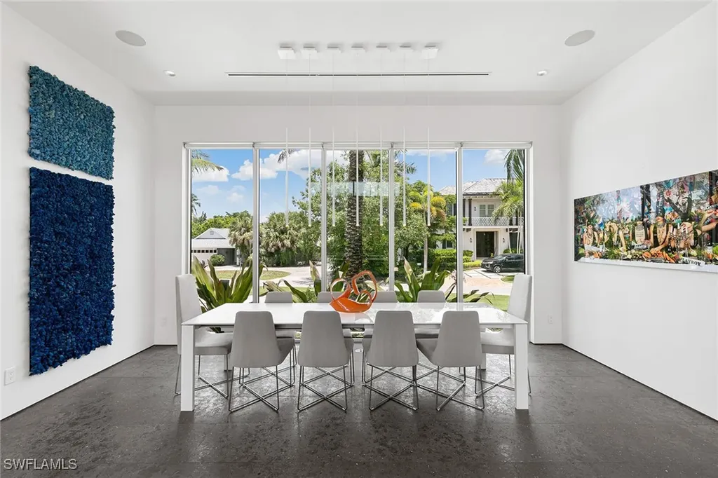 2211 South Winds Drive Naples FL 34102