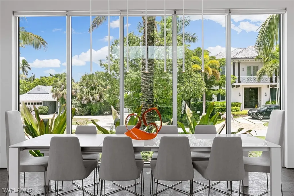 2211 South Winds Drive Naples FL 34102