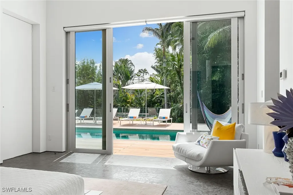 2211 South Winds Drive Naples FL 34102