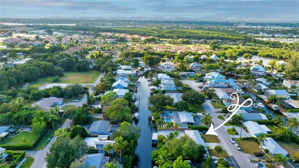 2772 Riverview Drive Naples FL 34112