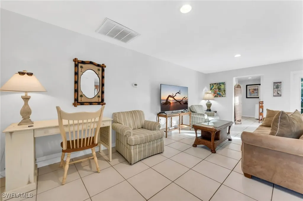 2772 Riverview Drive Naples FL 34112