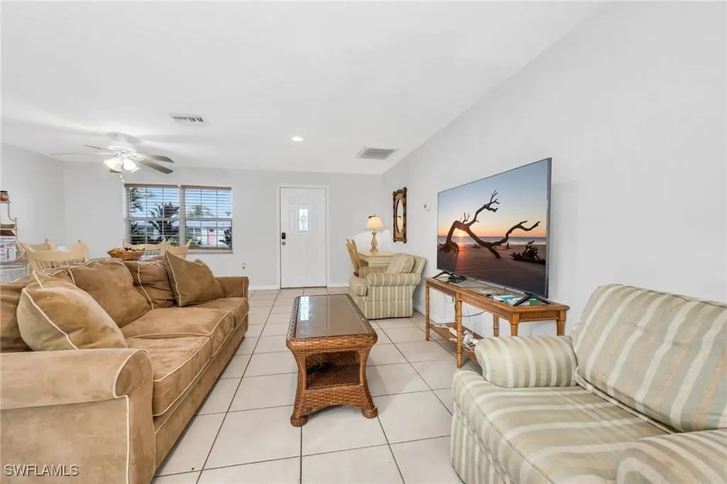 2772 Riverview Drive Naples FL 34112