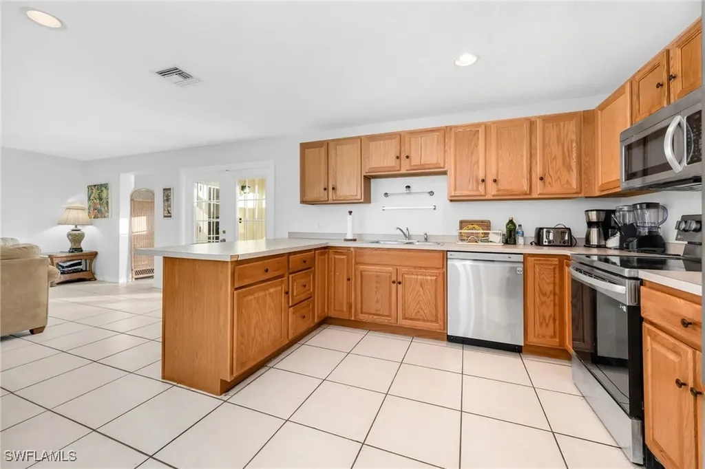 2772 Riverview Drive Naples FL 34112