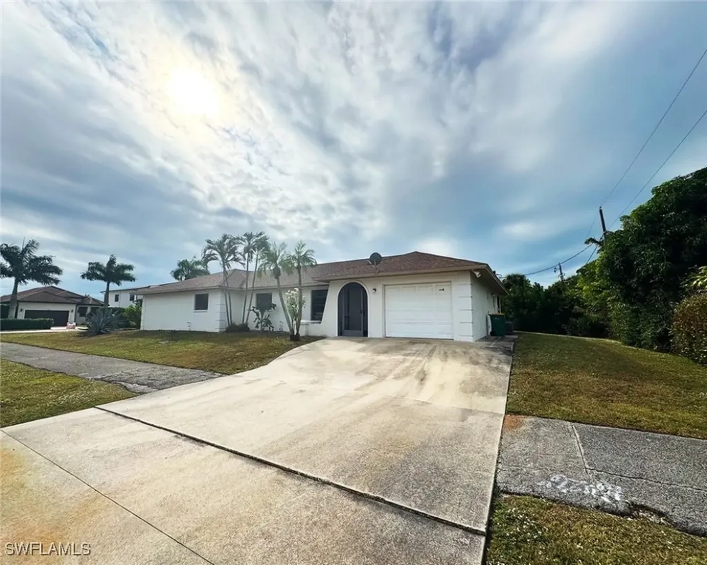 Naples FL, 699 110TH Avenue N, Unit Unit B