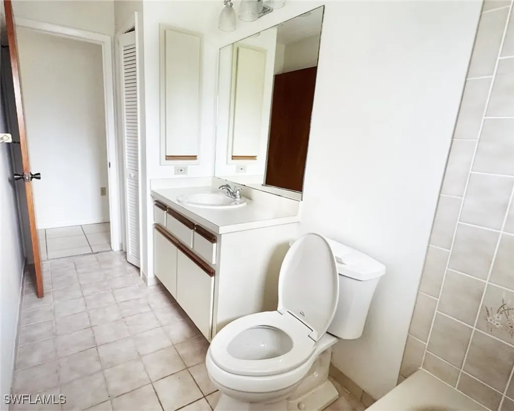 699 110th Avenue N Naples FL 34108