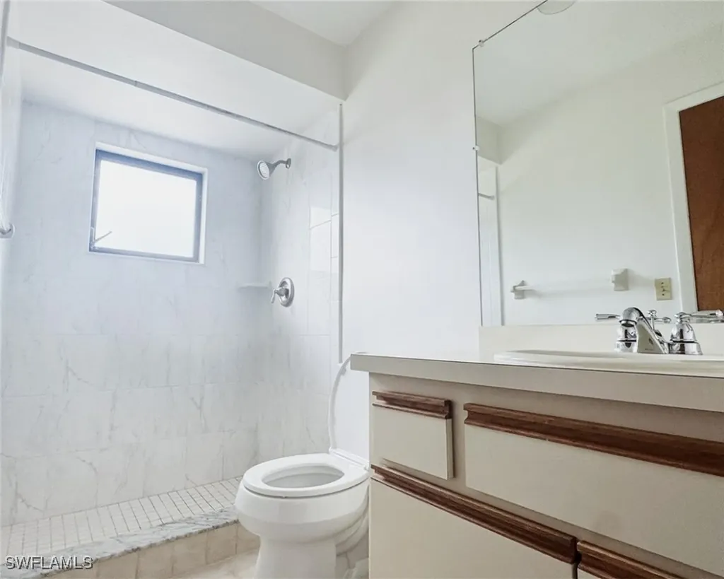 699 110th Avenue N Naples FL 34108