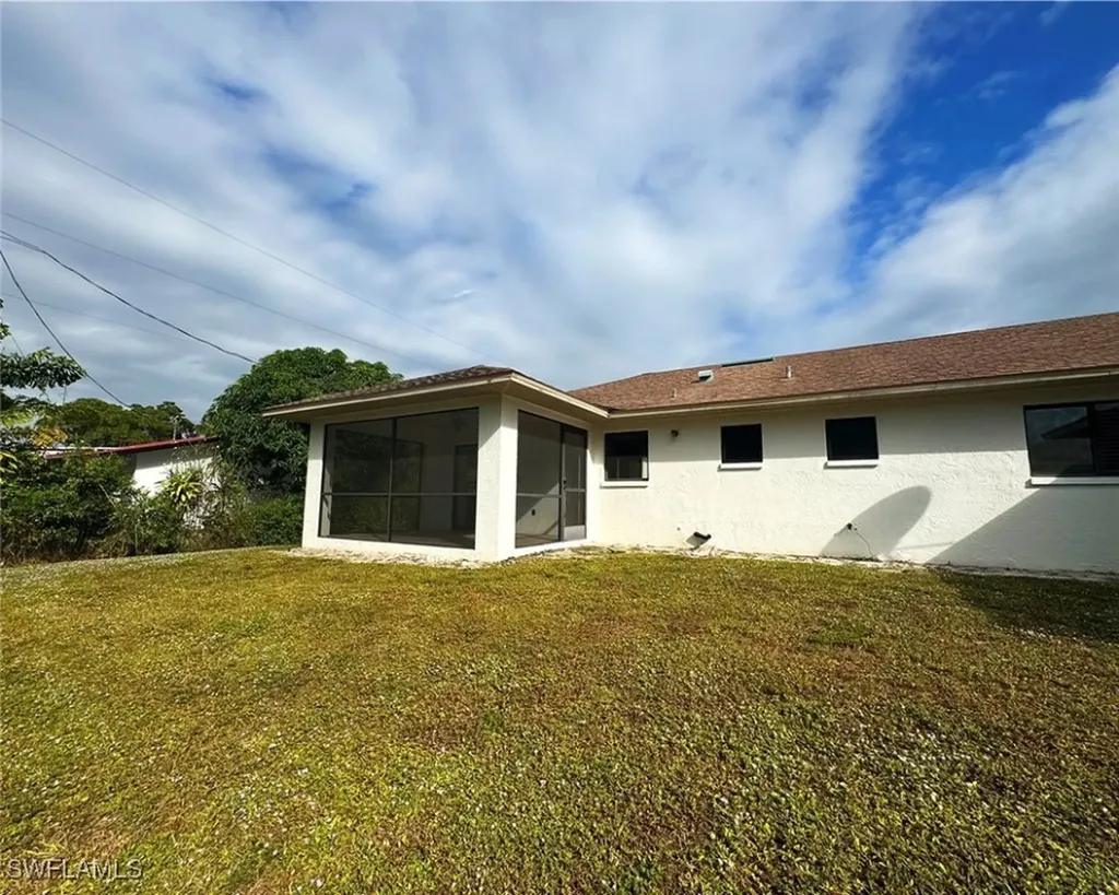 699 110th Avenue N Naples FL 34108