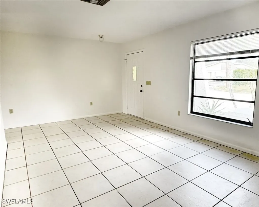 699 110th Avenue N Naples FL 34108