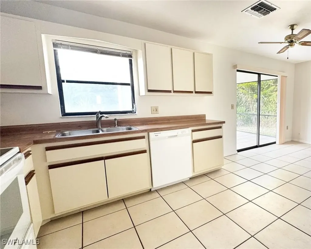 699 110th Avenue N Naples FL 34108