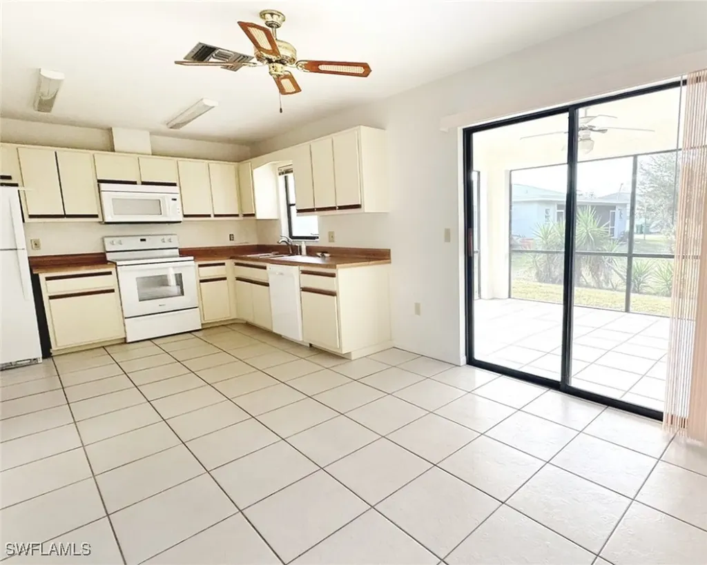 699 110th Avenue N Naples FL 34108