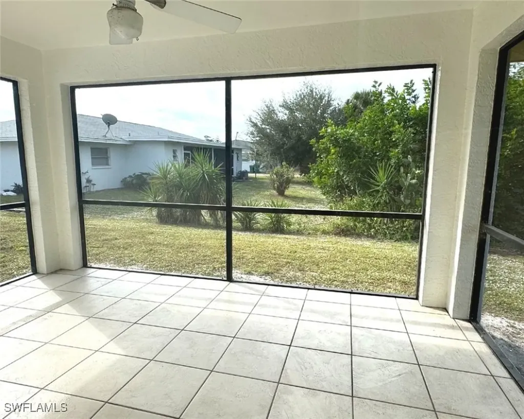 699 110th Avenue N Naples FL 34108