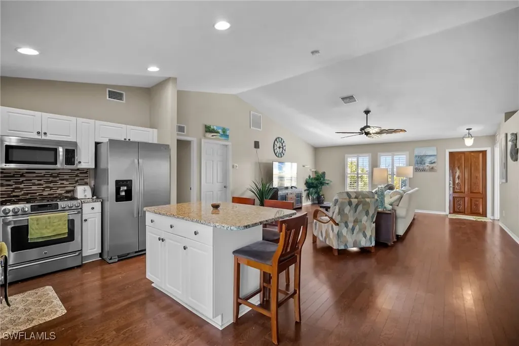 2905 NW 13th Street Cape Coral FL 33993