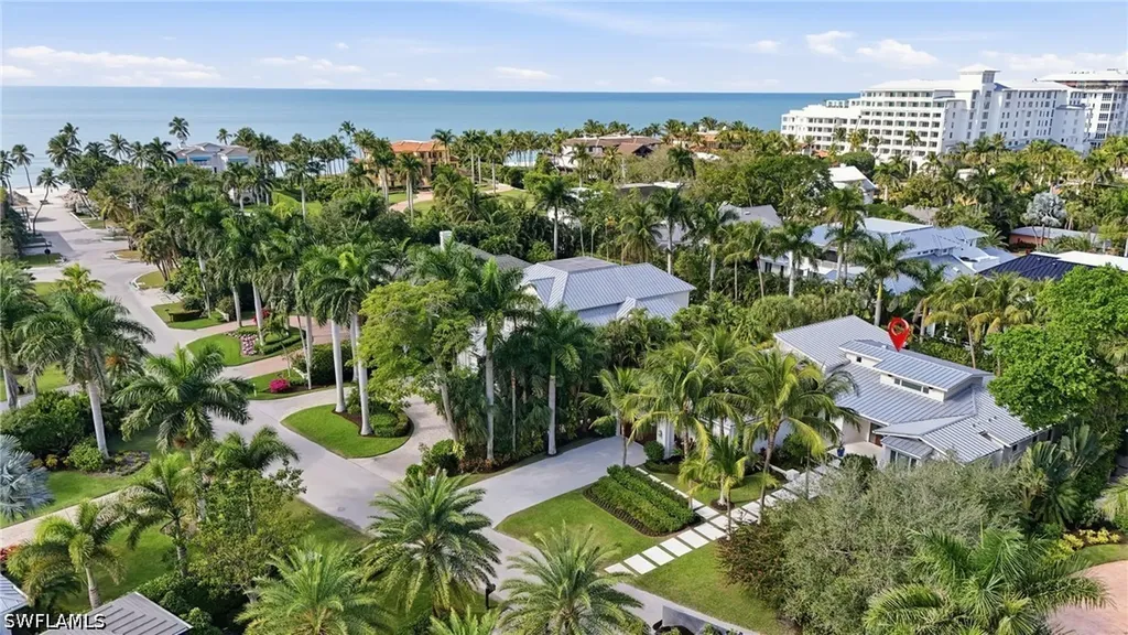 185 North Lake Drive Naples FL 34102