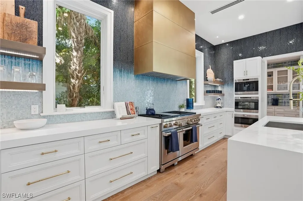185 North Lake Drive Naples FL 34102