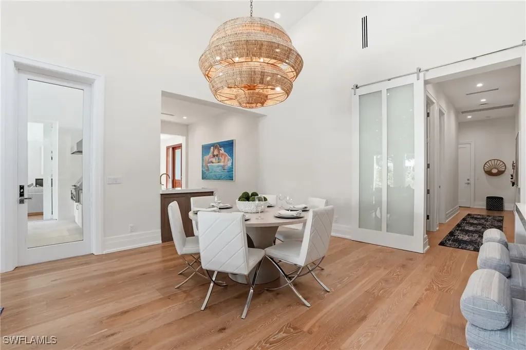 185 North Lake Drive Naples FL 34102