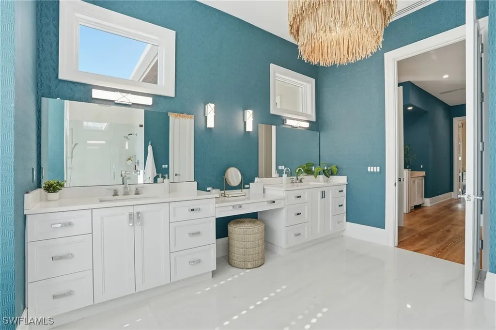 185 North Lake Drive Naples FL 34102
