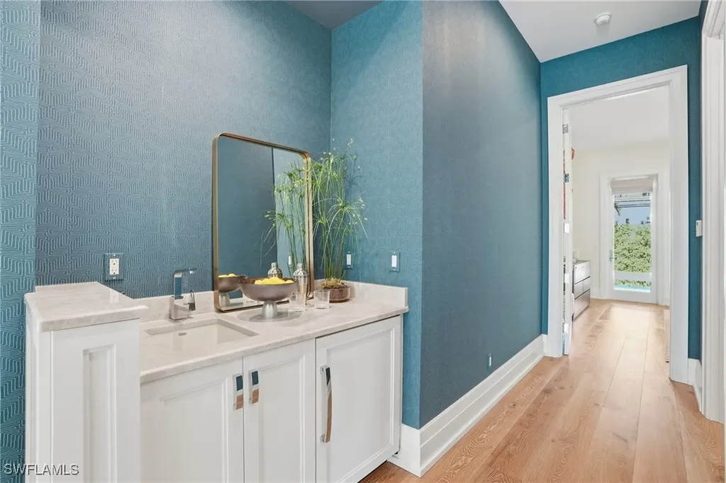 185 North Lake Drive Naples FL 34102
