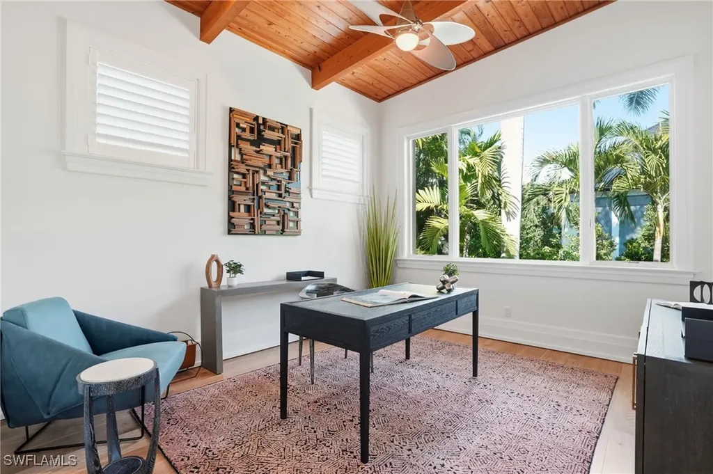 185 North Lake Drive Naples FL 34102