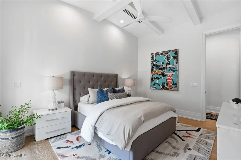 185 North Lake Drive Naples FL 34102
