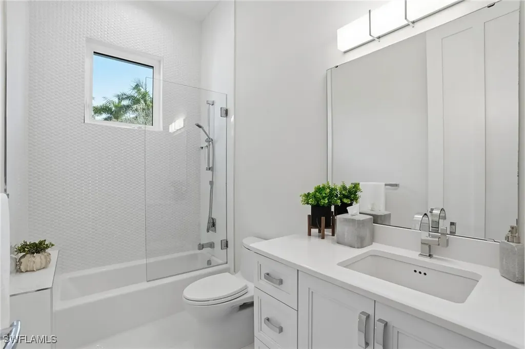 185 North Lake Drive Naples FL 34102