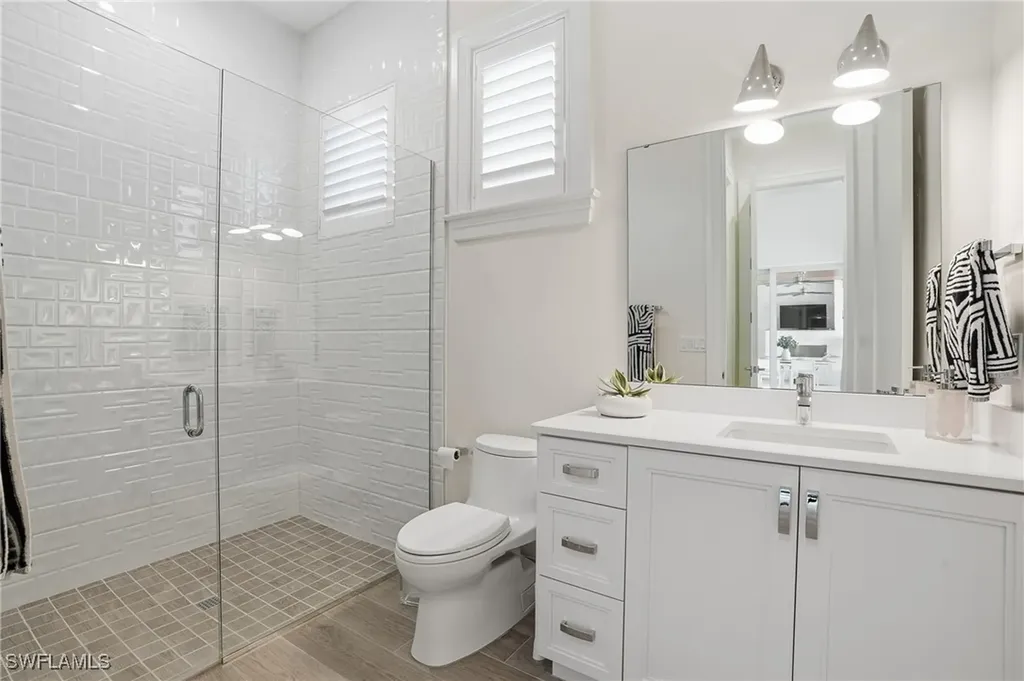 185 North Lake Drive Naples FL 34102