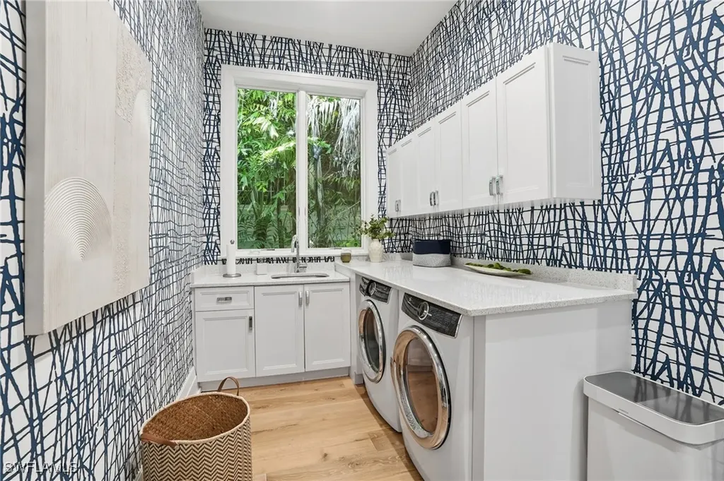 185 North Lake Drive Naples FL 34102