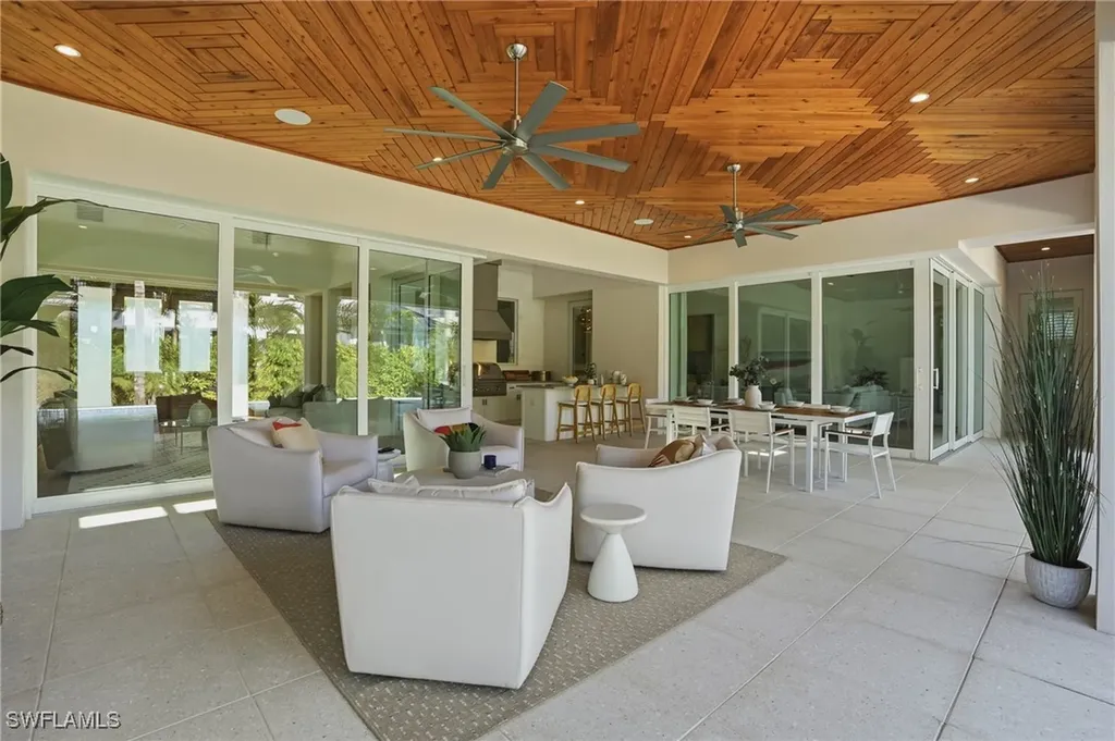 185 North Lake Drive Naples FL 34102