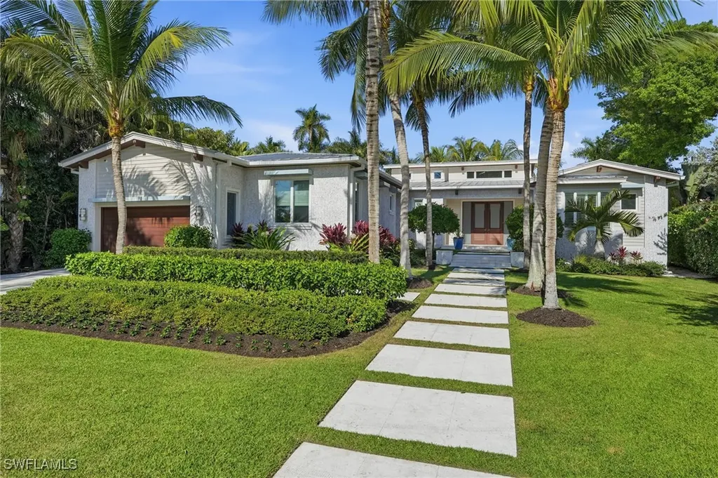 185 North Lake Drive Naples FL 34102