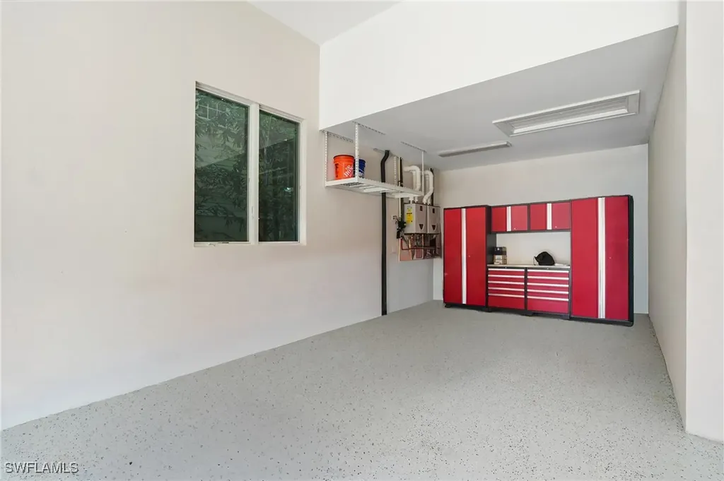 185 North Lake Drive Naples FL 34102