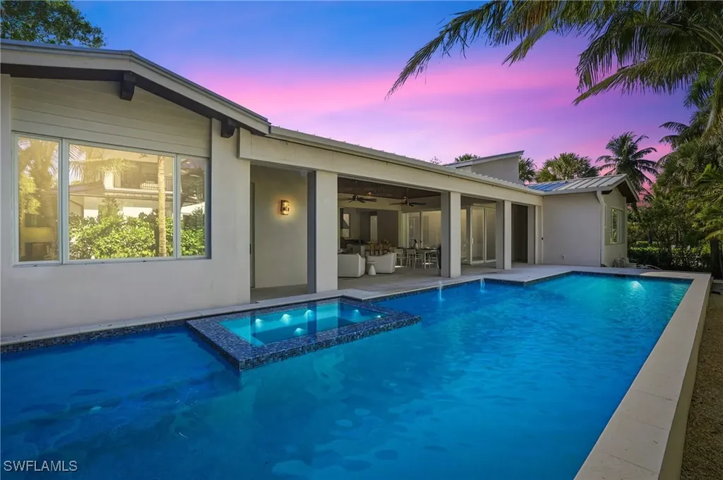 185 North Lake Drive Naples FL 34102