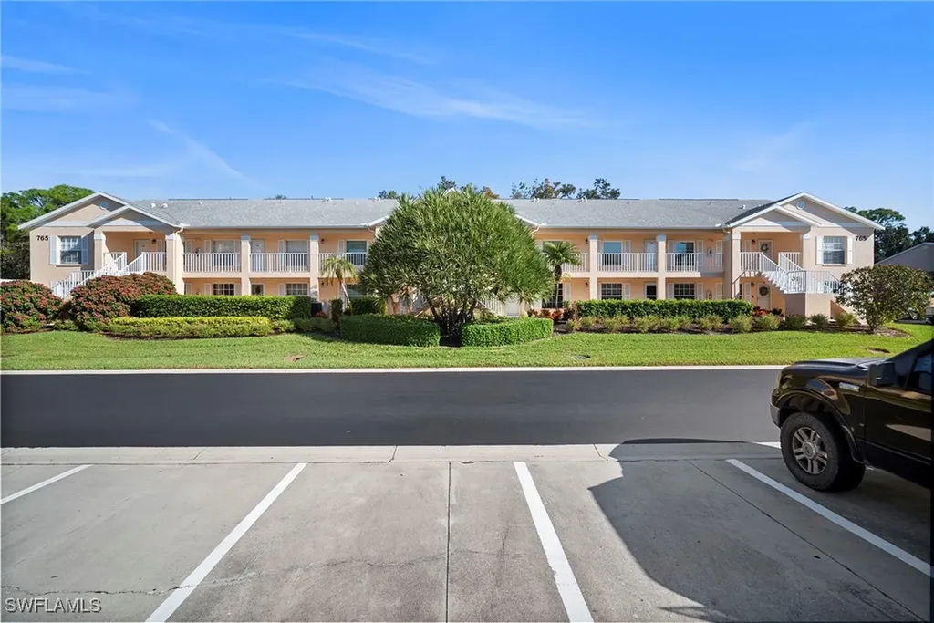 765 Wiggins Lake Drive Naples FL 34110
