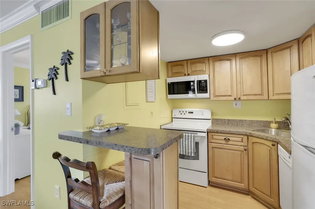 780 10th Avenue S Naples FL 34102