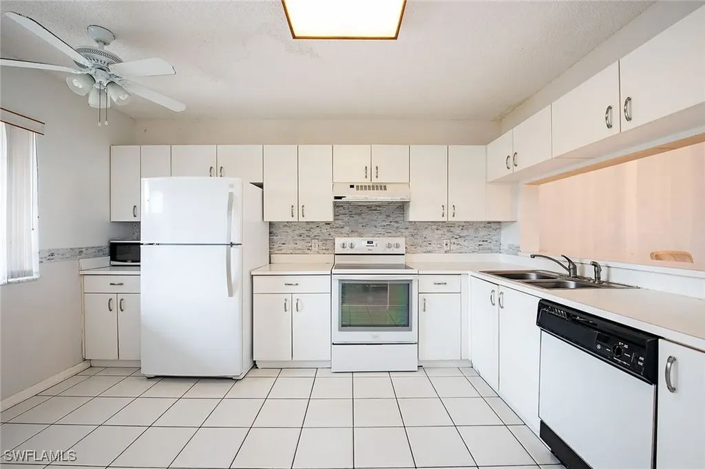 7800 Emerald Circle Naples FL 34109