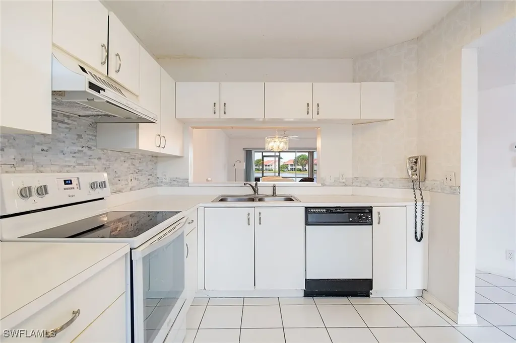 7800 Emerald Circle Naples FL 34109
