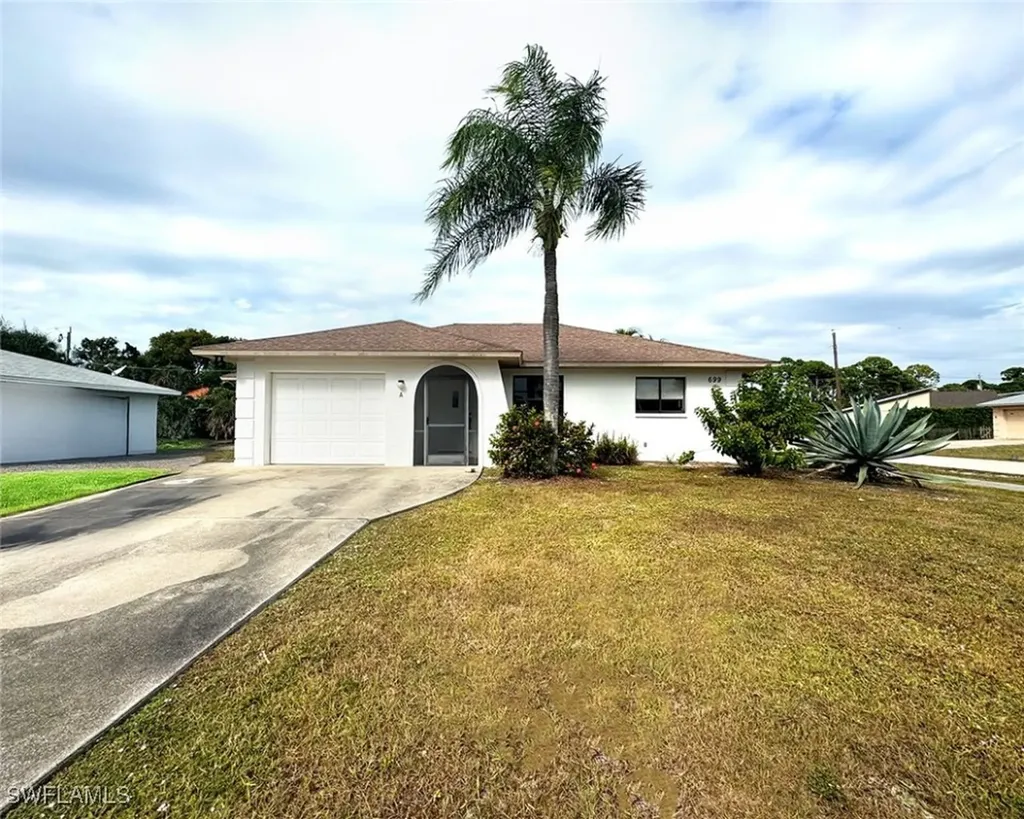 Naples FL, 699 110TH Avenue, Unit Unit A