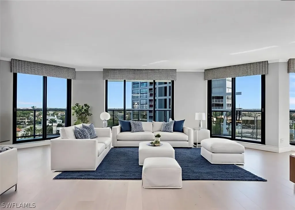 Naples FL, 4901 Gulf Shore Boulevard N, Unit 803