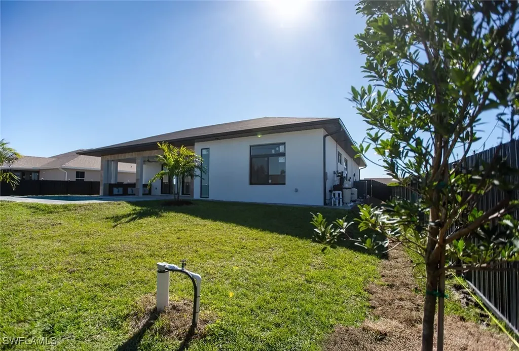 1817 NE 17th Street Cape Coral FL 33909
