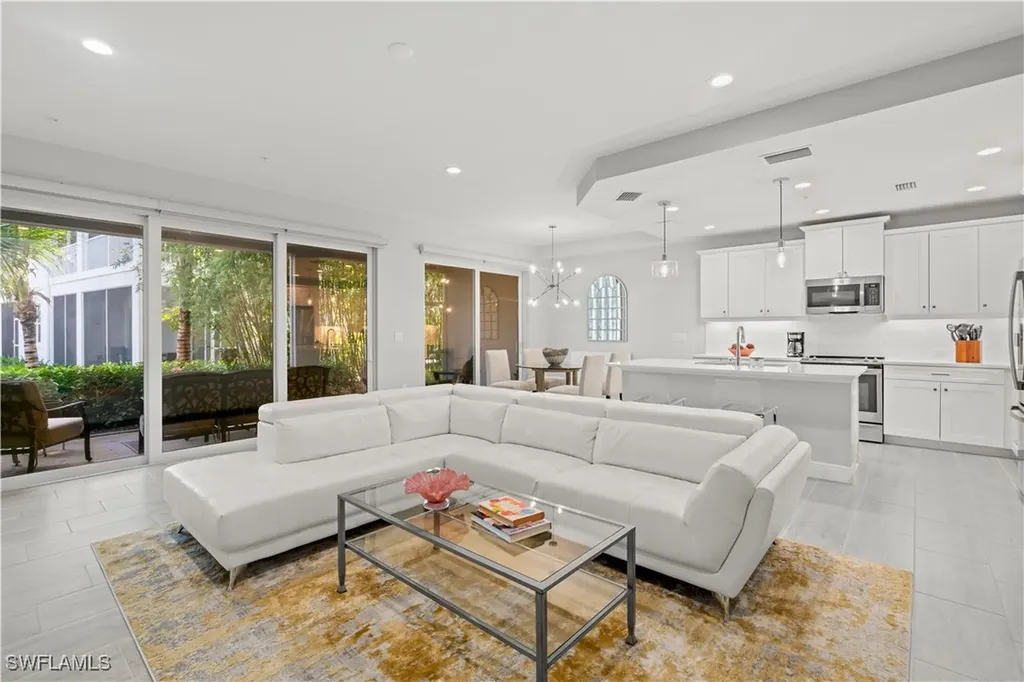 2560 Seychelles Drive Naples FL 34112