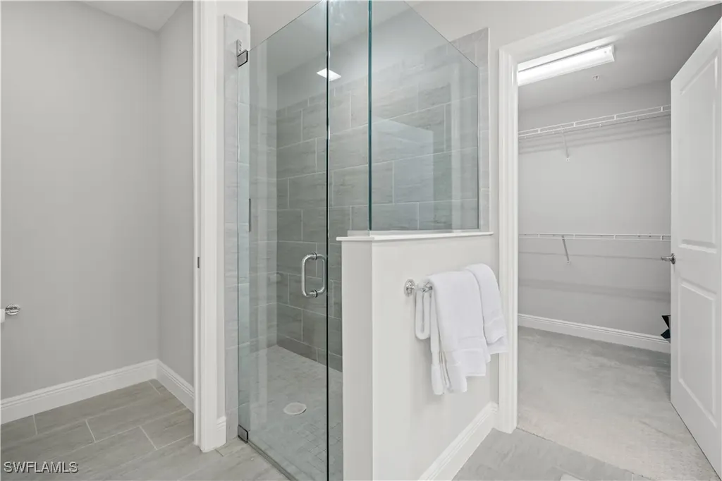 2560 Seychelles Drive Naples FL 34112