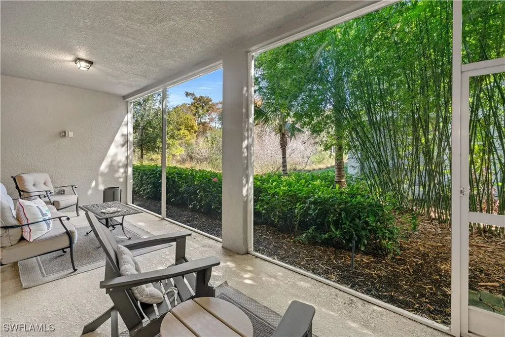 2560 Seychelles Drive Naples FL 34112