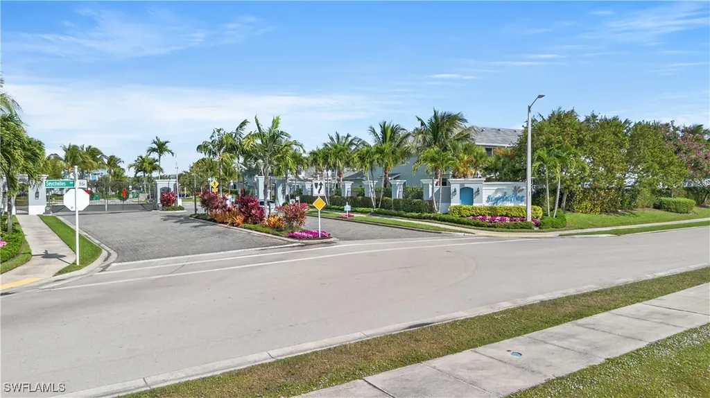 2560 Seychelles Drive Naples FL 34112
