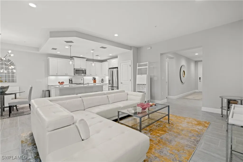 2560 Seychelles Drive Naples FL 34112